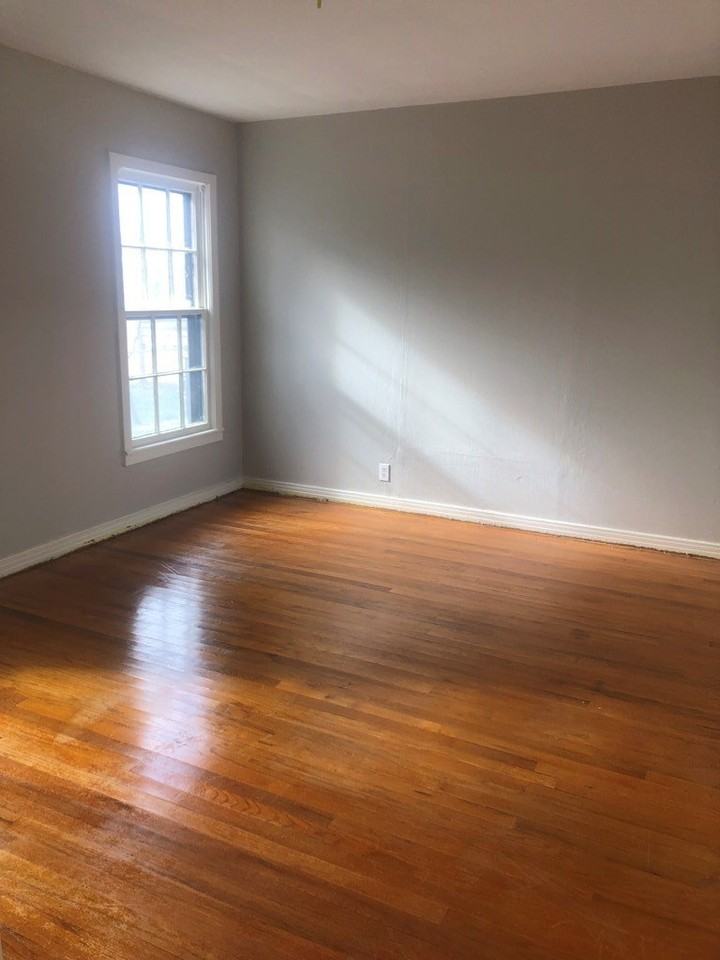 416 S Van Buren St - Photo 5 of 9