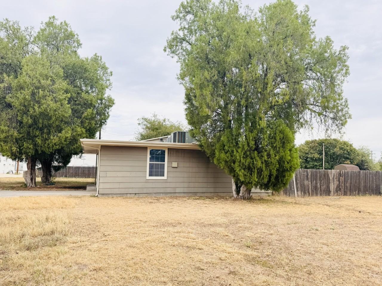 1530 Christoval Rd - Photo 3 of 17