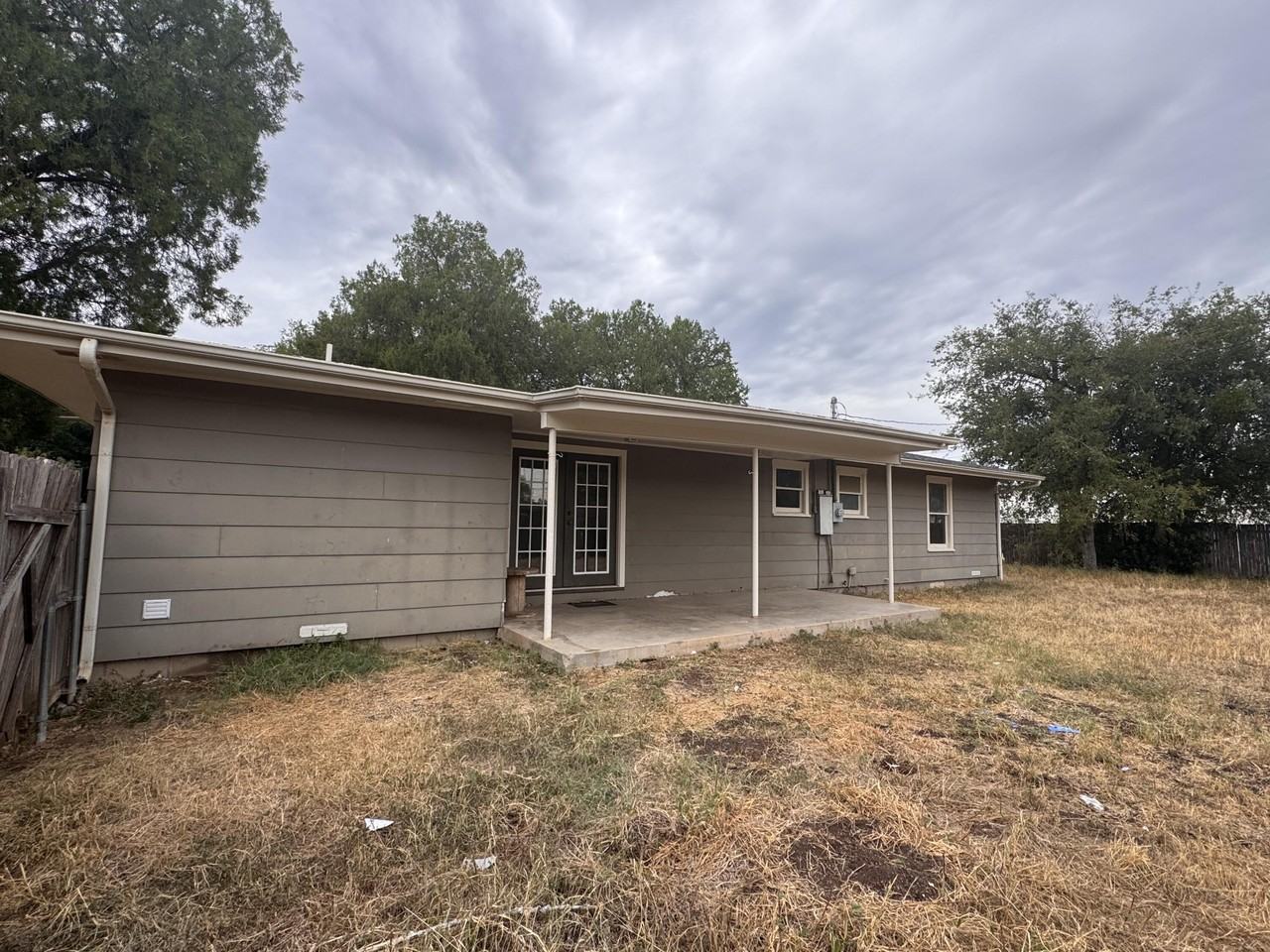 1530 Christoval Rd - Photo 4 of 17