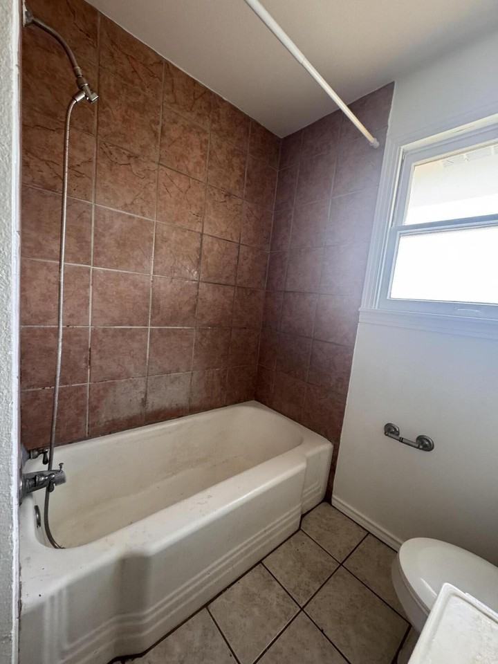 1530 Christoval Rd - Photo 6 of 17
