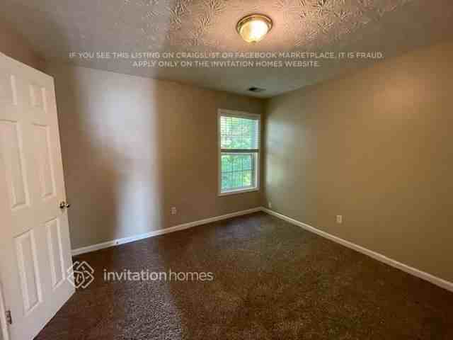 1830 S Carisbrook Pl - Photo 6 of 11