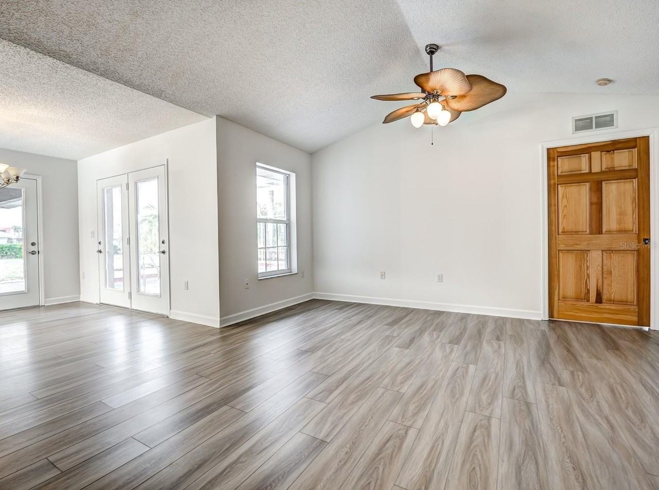 12 Brentwood Ln - Photo 7 of 36