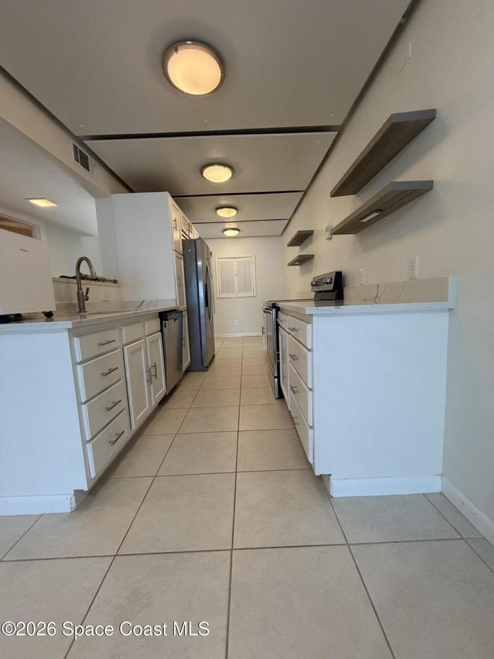301 S Miramar Ave #304 - Photo 7 of 19