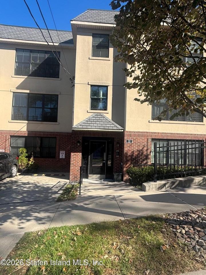 11 Highland Ave #2A - Photo 3 of 3