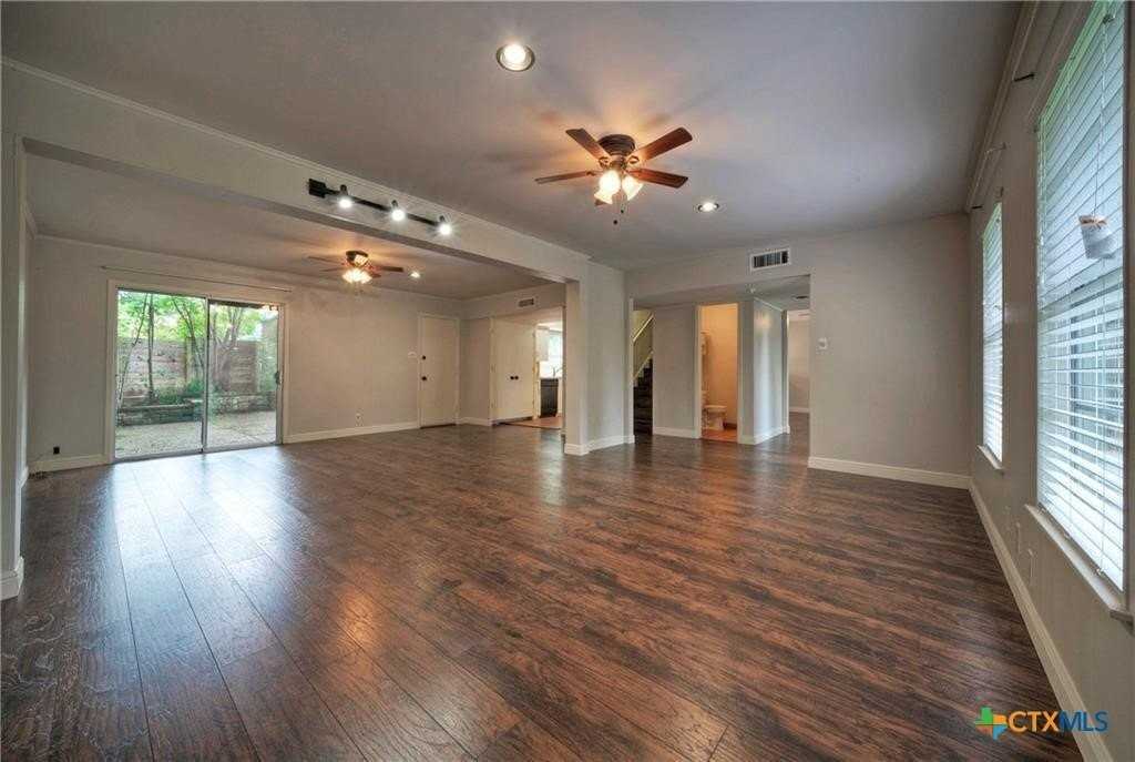 2105 Rabb Rd - Photo 2 of 7