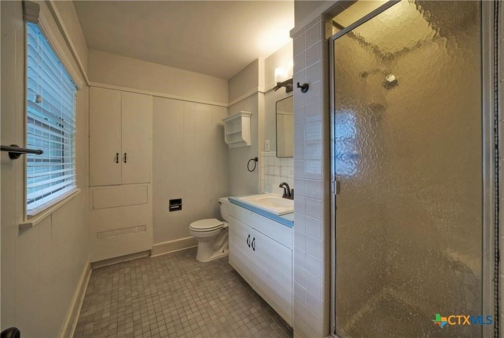 2105 Rabb Rd - Photo 6 of 7
