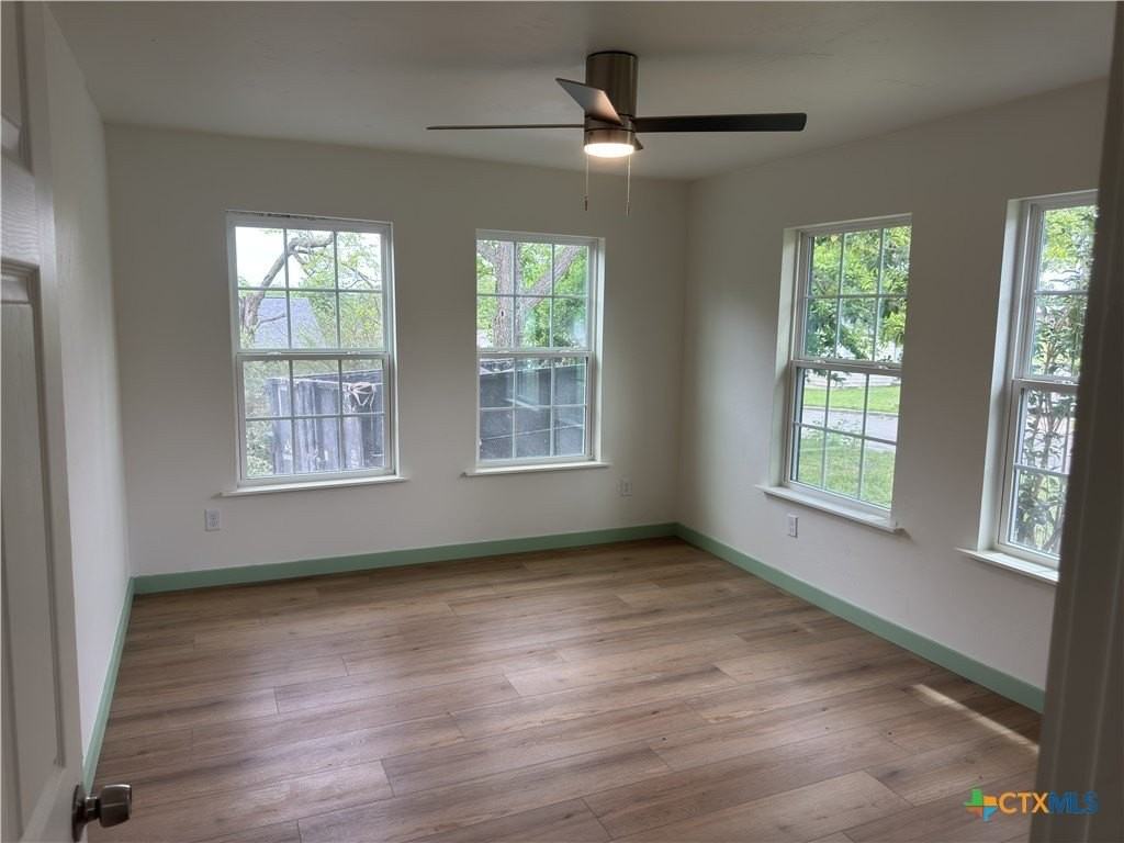 1702 E Heritage Ave - Photo 7 of 10