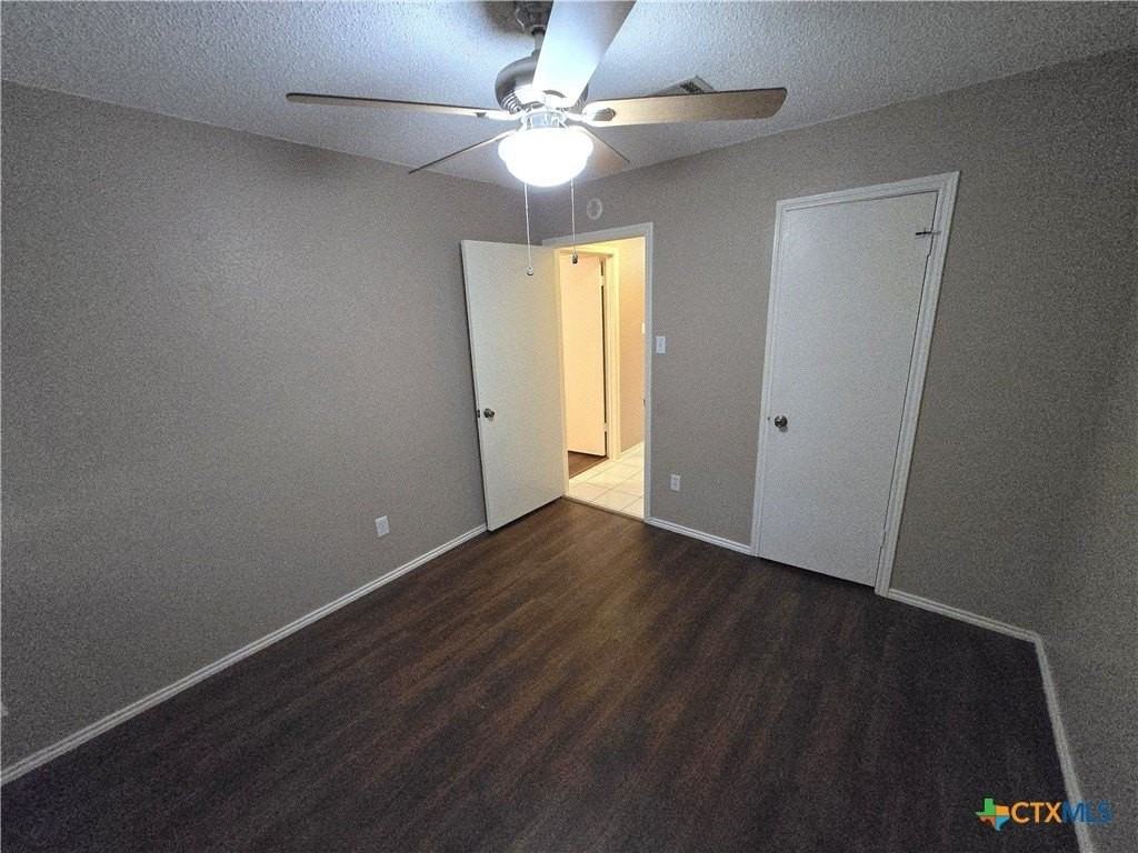 16405 Lone Wolf Dr - Photo 4 of 10