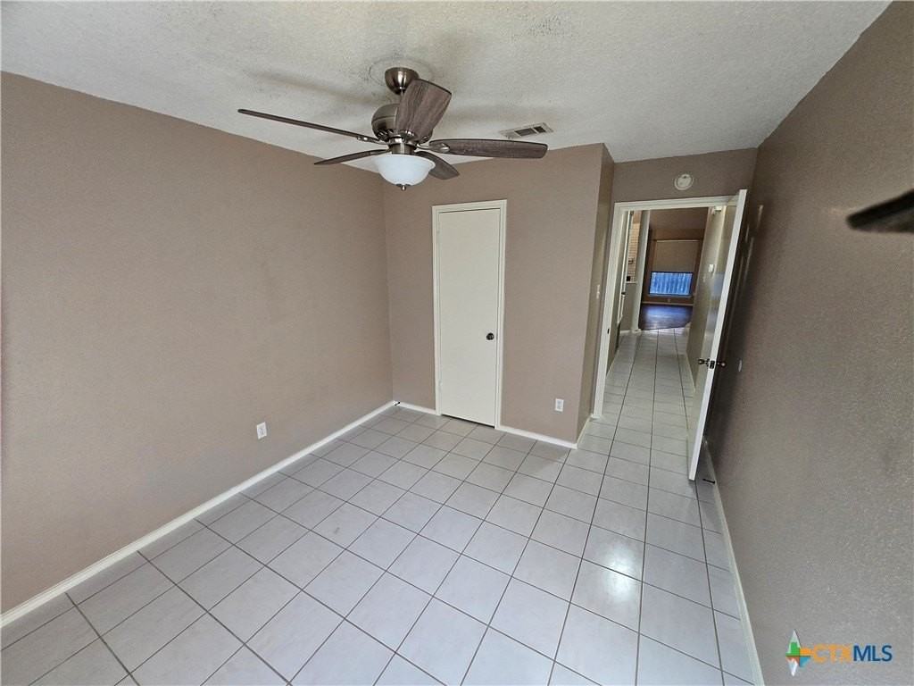 16405 Lone Wolf Dr - Photo 5 of 10