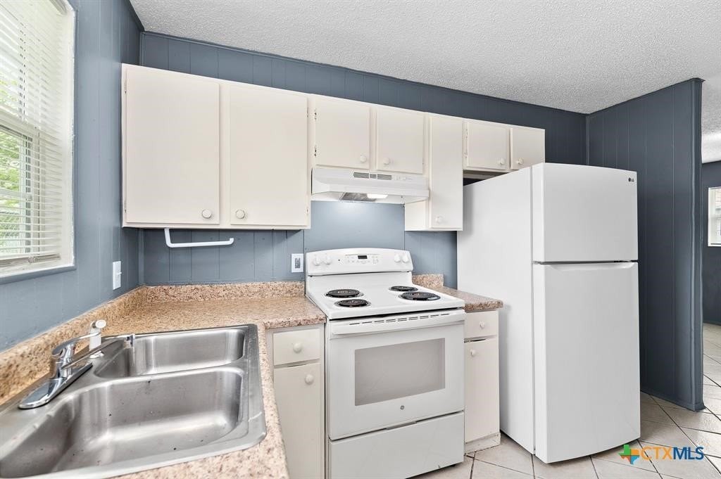 1611 Jones St - Photo 3 of 7