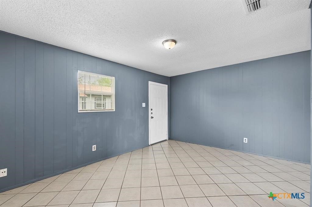 1611 Jones St - Photo 5 of 7