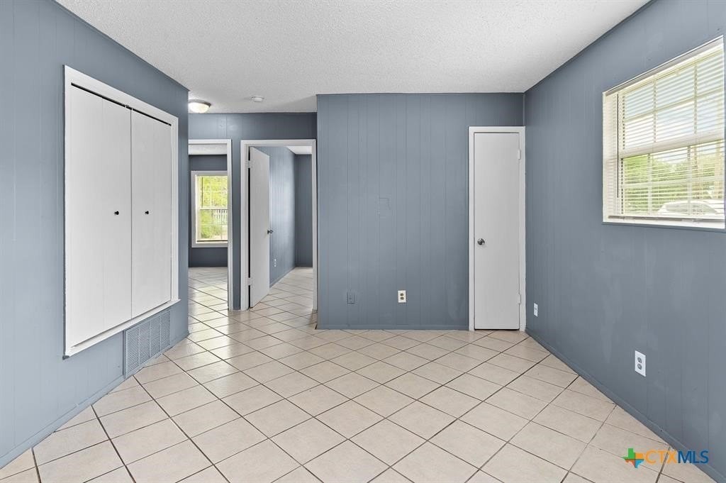 1611 Jones St - Photo 6 of 7