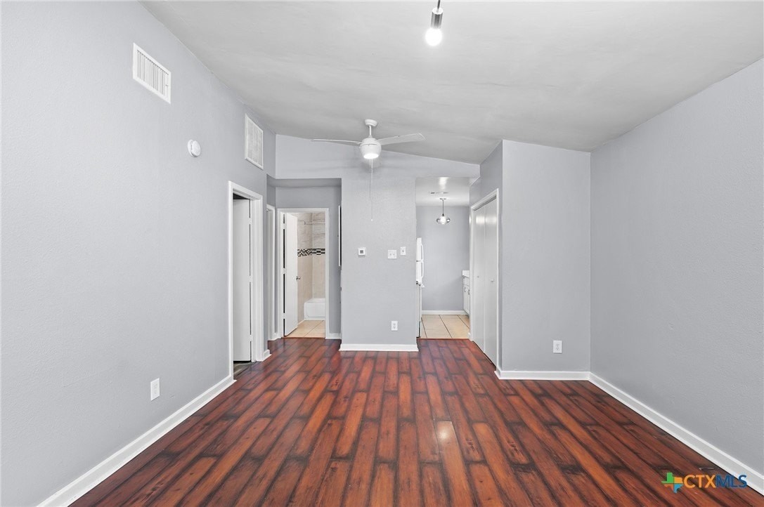 7617 Meador Ave - Photo 3 of 20