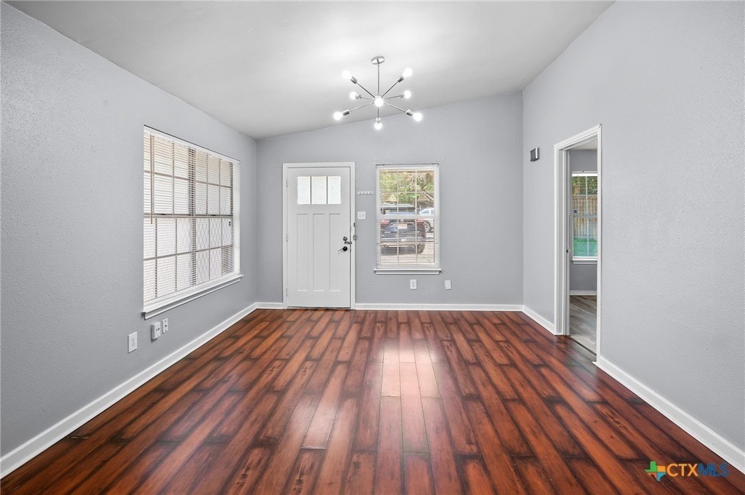 7617 Meador Ave - Photo 4 of 20