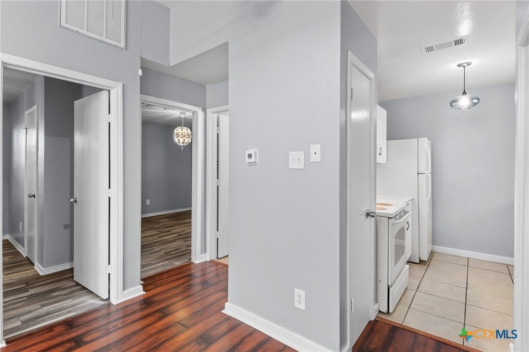 7617 Meador Ave - Photo 6 of 20