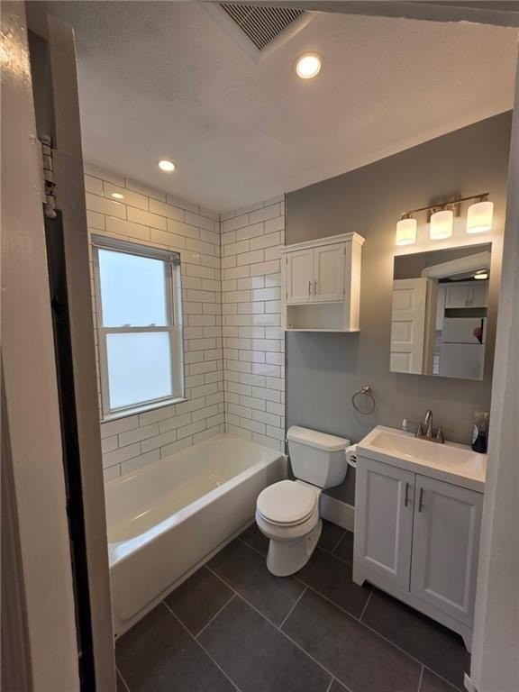 75 Coyle Ave #2 - Photo 4 of 14