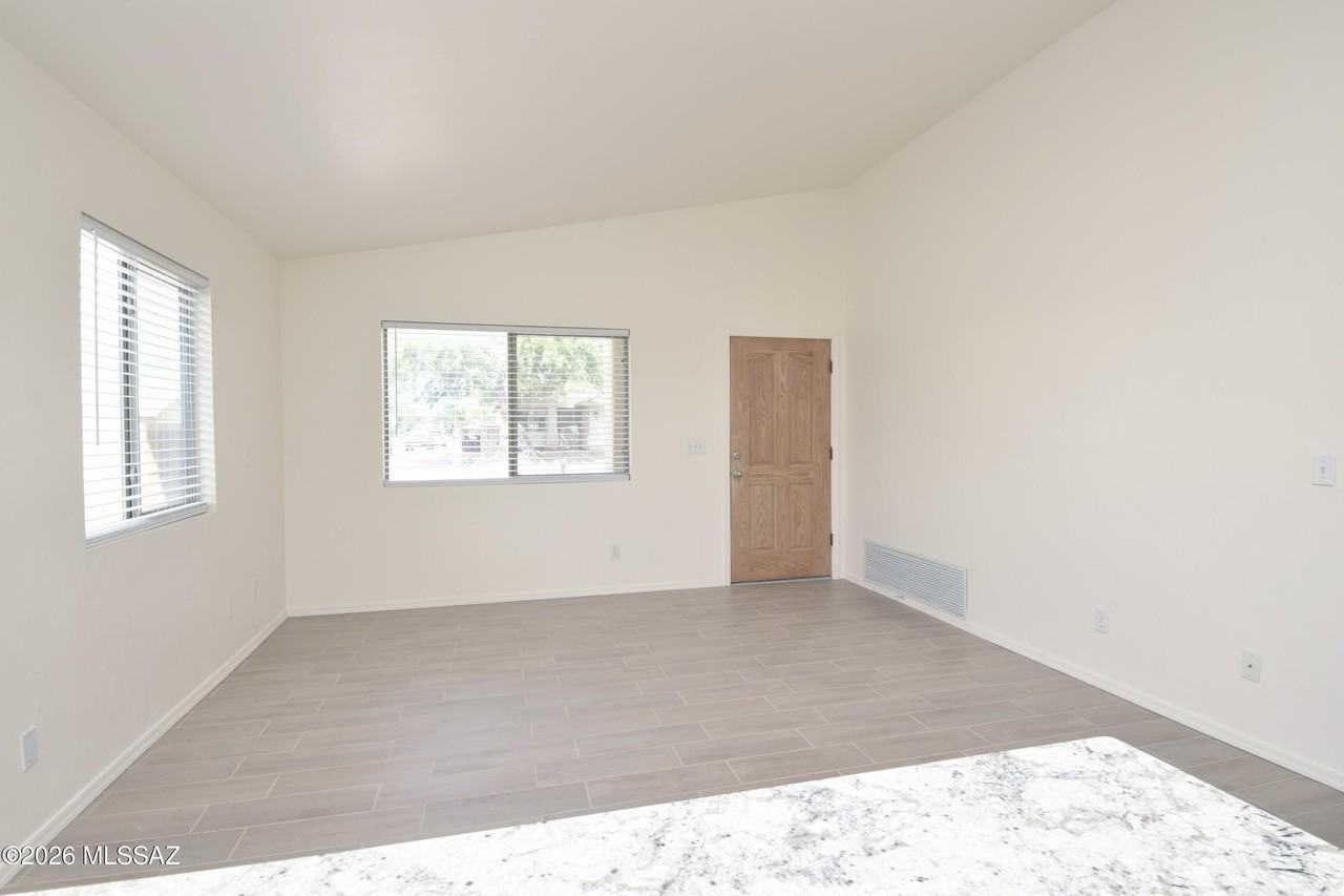 10348 E Oakbrook St - Photo 3 of 29