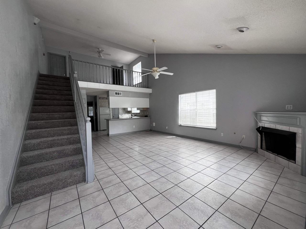 1406 Golden Park Ct - Photo 3 of 20