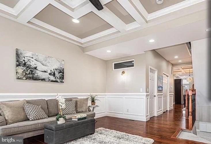1068 W Fayette St - Photo 4 of 32