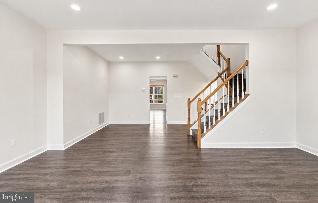 45556 Lake Haven Ter - Photo 3 of 7