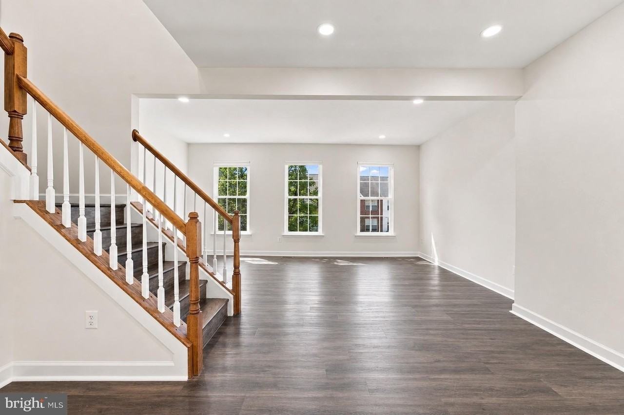45556 Lake Haven Ter - Photo 4 of 7