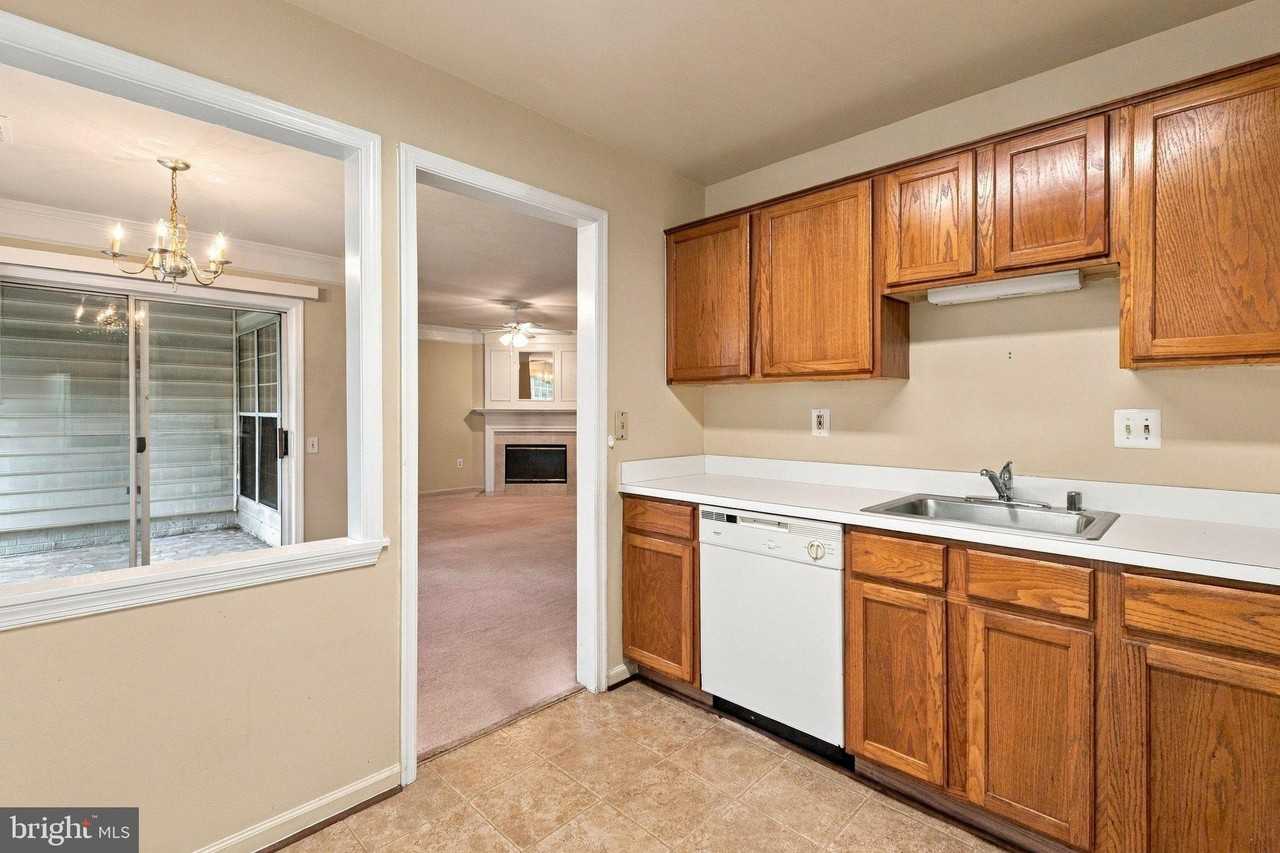 8206 Winstead Pl #102 - Photo 7 of 22
