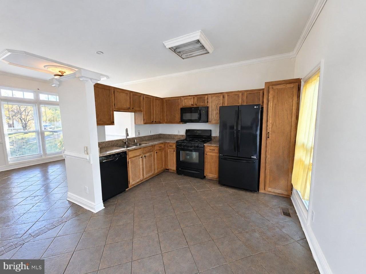 5809 Cascade Dr - Photo 2 of 13