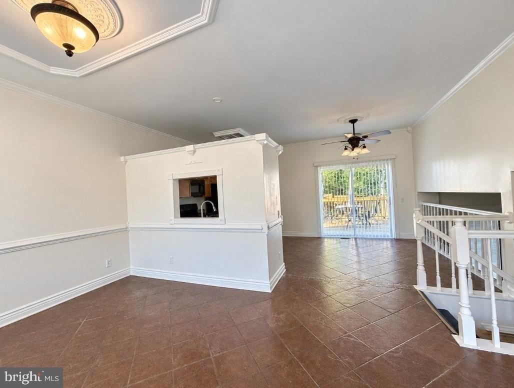 5809 Cascade Dr - Photo 3 of 13