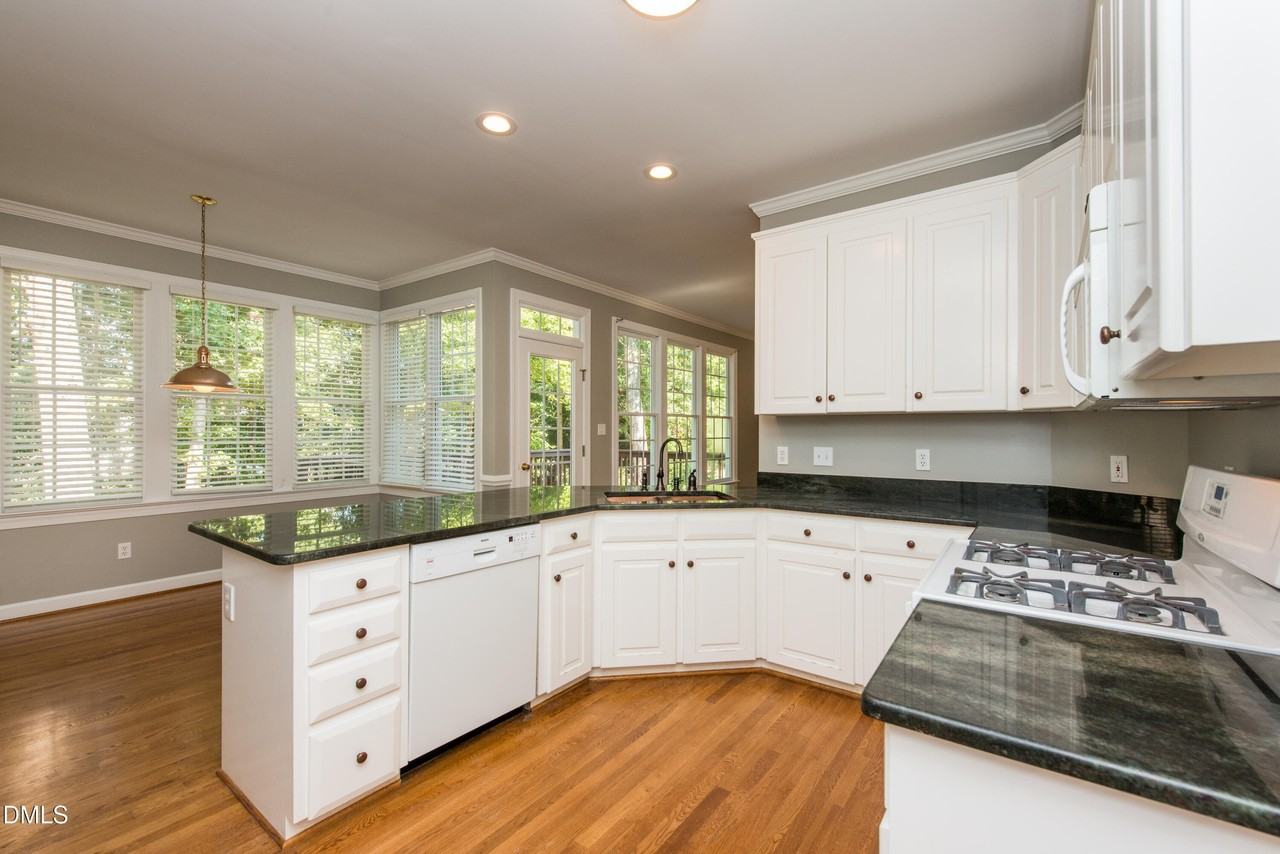509 Autumngate Dr - Photo 6 of 15