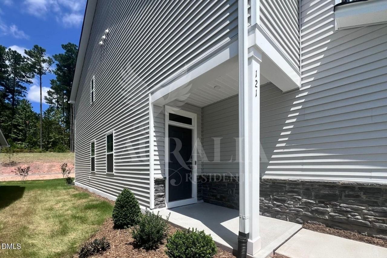 121 Sea Cave Ln - Photo 3 of 31