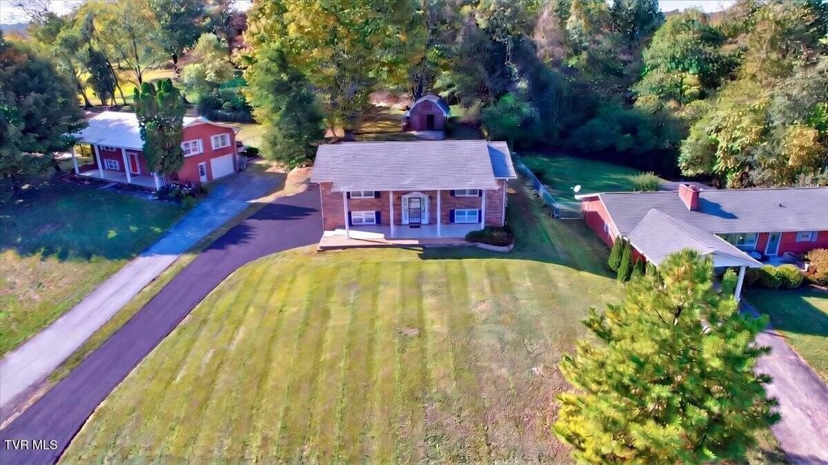 1001 Ridgefield Cir - Photo 4 of 43