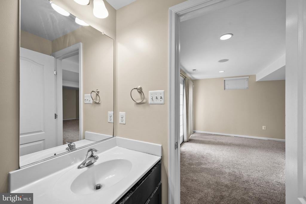 9424 Morning Dew Dr - Photo 3 of 47