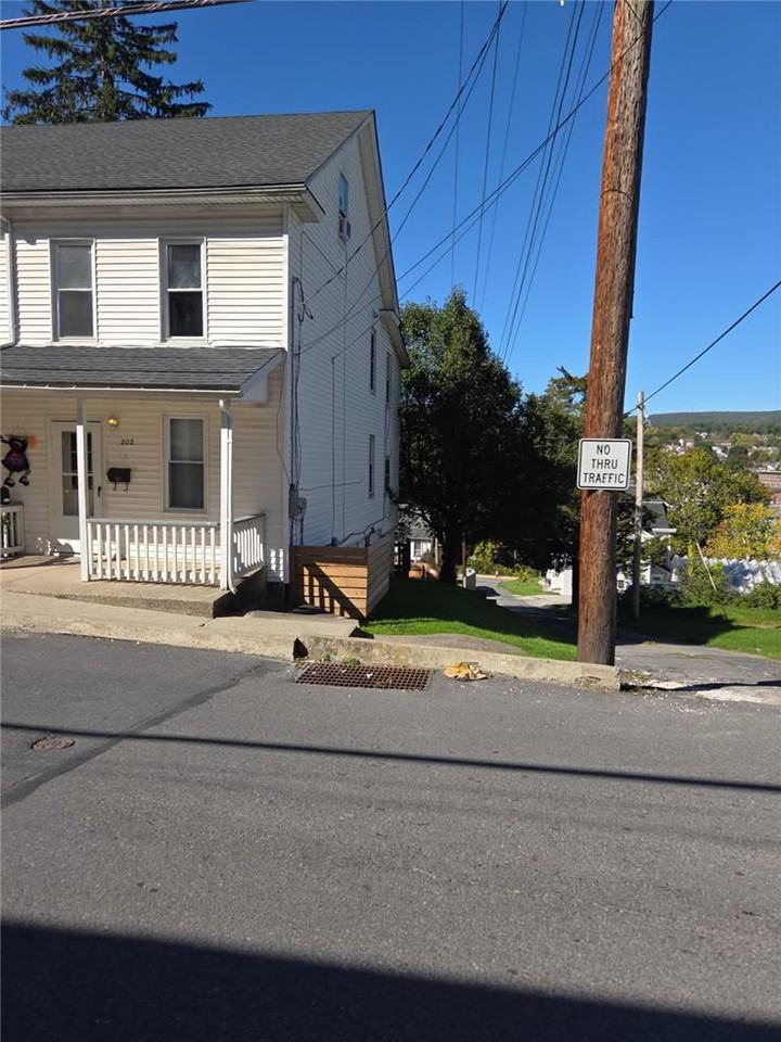 202 S Northampton St - Photo 2 of 20