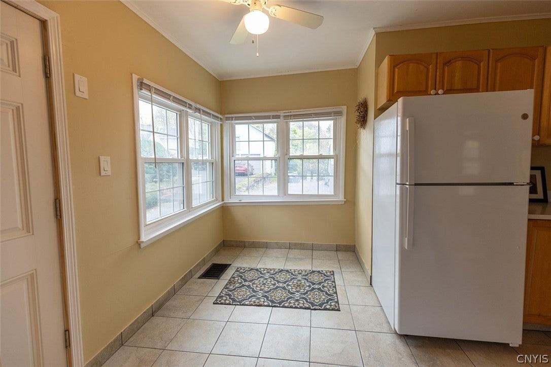 204 E Genesee St - Photo 6 of 30