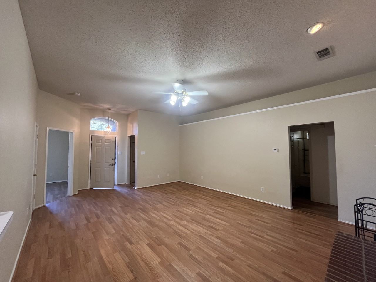 828 Shoreline Dr - Photo 7 of 20