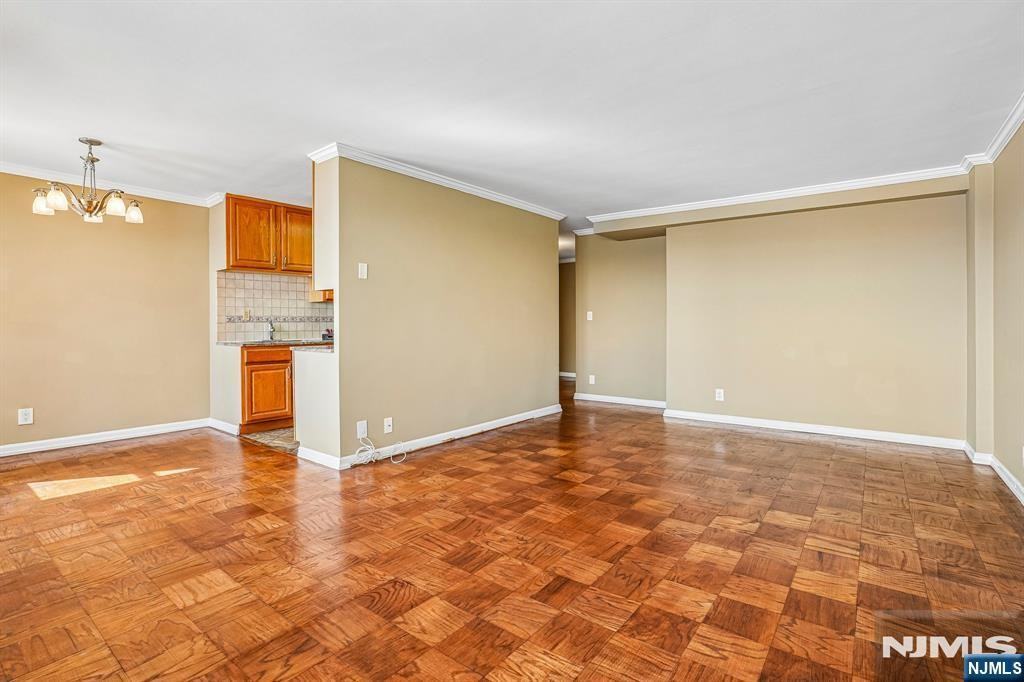 6600 Boulevard East 17 N - Photo 4 of 16