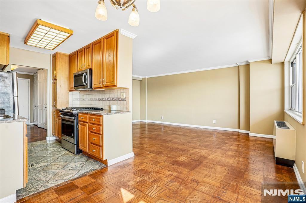 6600 Boulevard East 17 N - Photo 7 of 16
