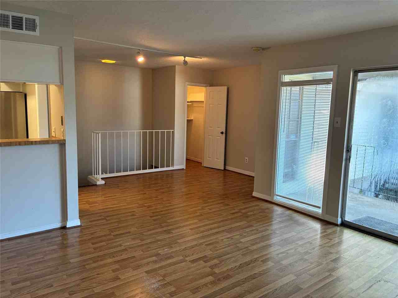 3400 Timmons Ln - Photo 2 of 25