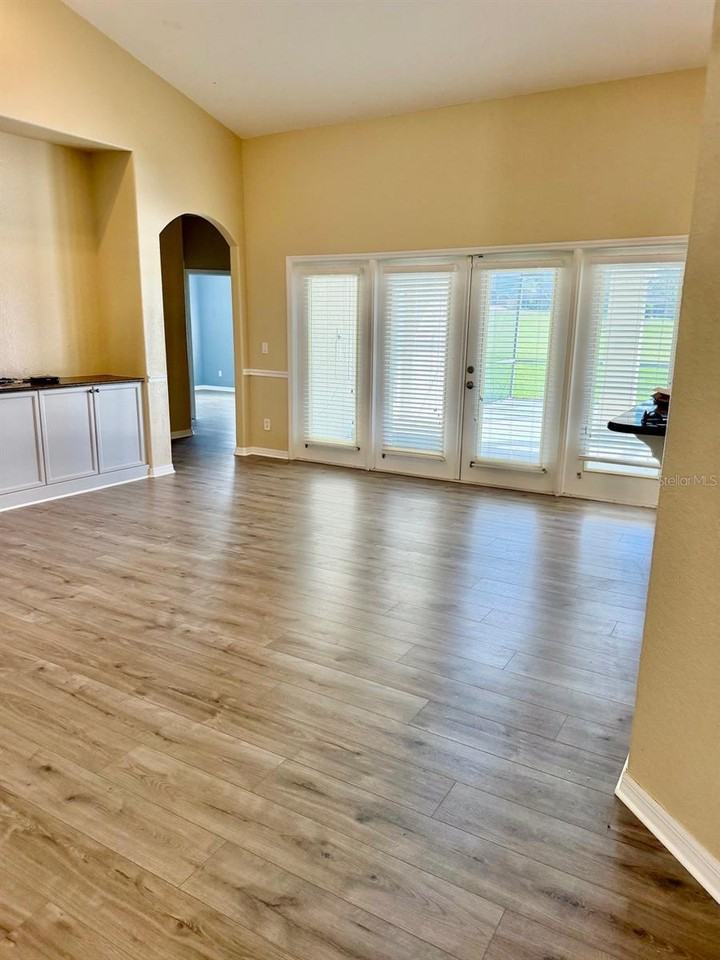 10816 Masters Dr - Photo 2 of 18