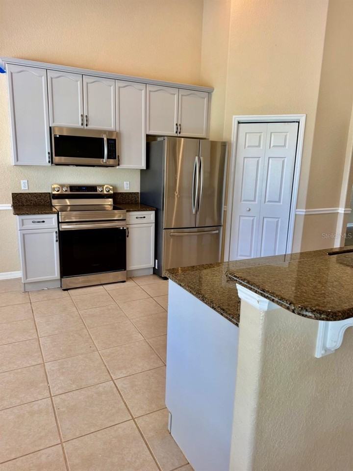10816 Masters Dr - Photo 5 of 18