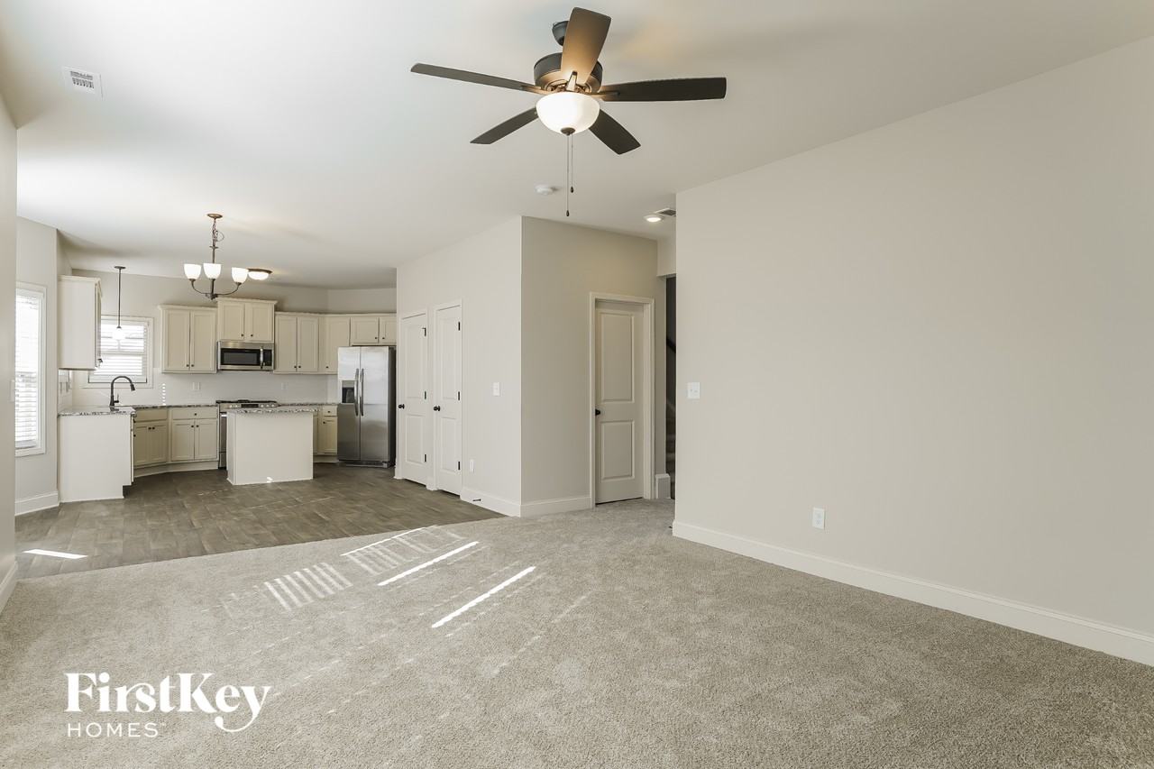 1255 Awenasa Dr - Photo 4 of 15
