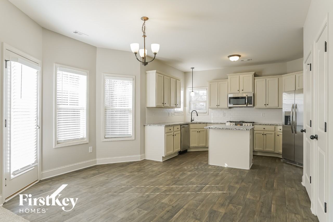 1255 Awenasa Dr - Photo 6 of 15