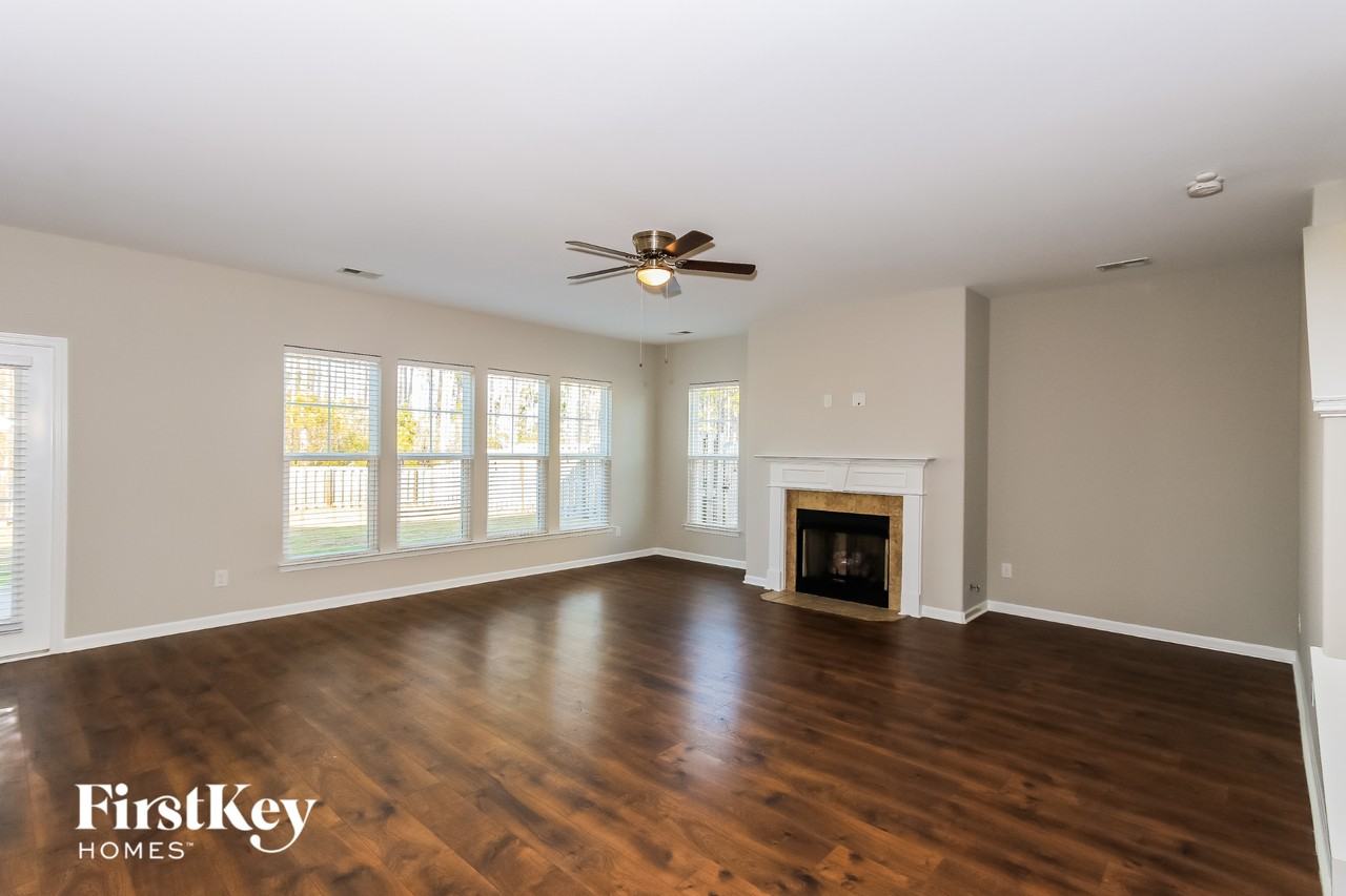 457 Flat Rock Ln - Photo 3 of 15