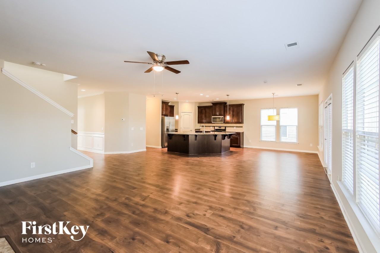 457 Flat Rock Ln - Photo 4 of 15