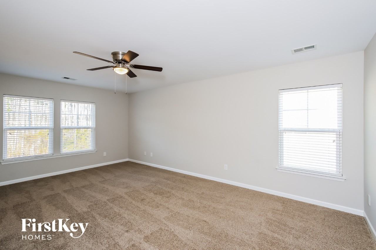 457 Flat Rock Ln - Photo 7 of 15