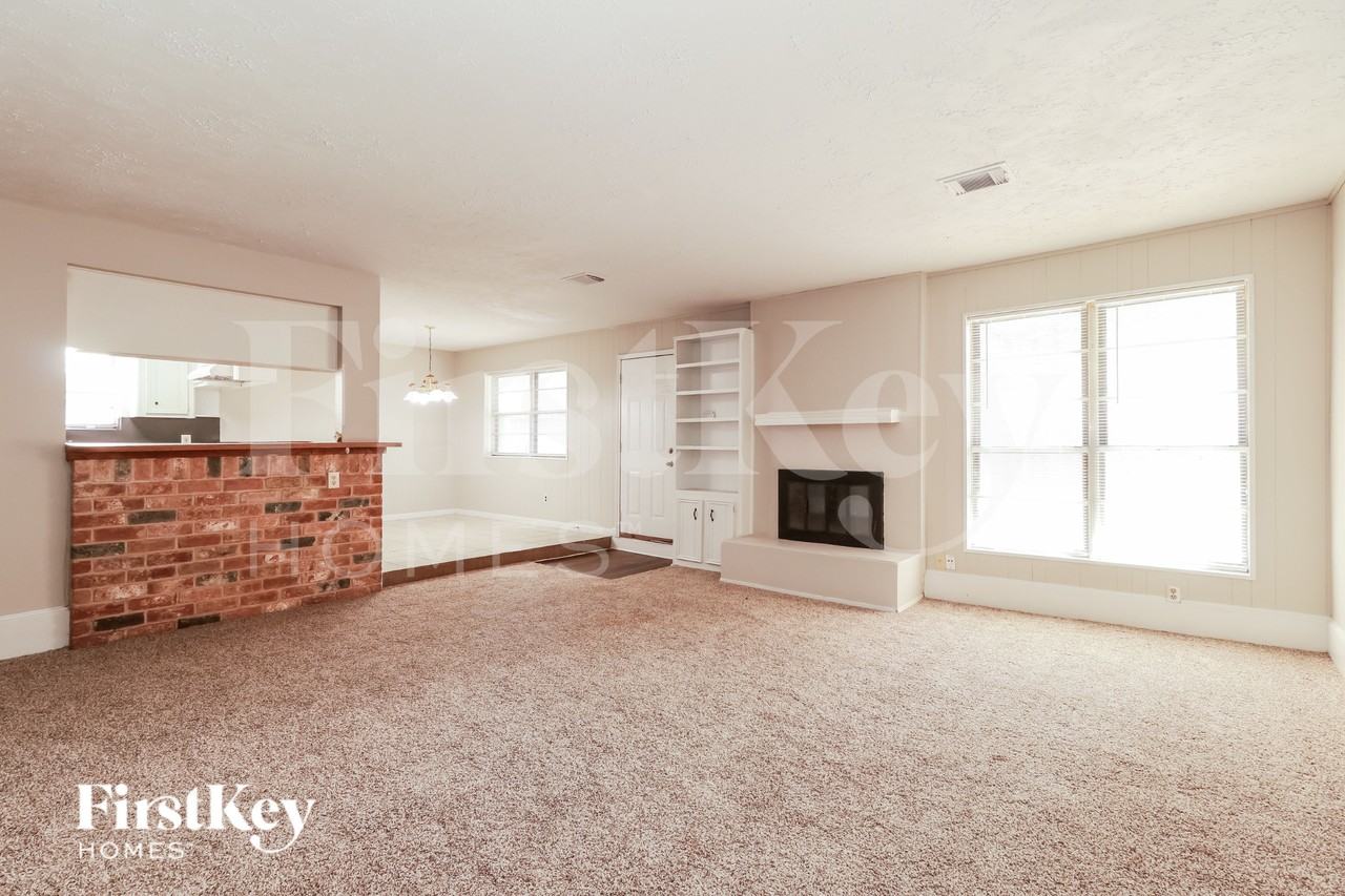 9727 John Bank Dr - Photo 4 of 16