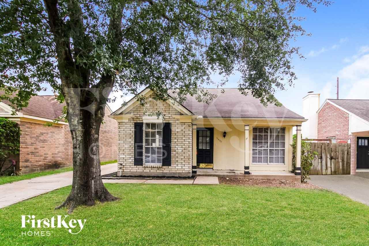5430 Santrey Dr - Photo 2 of 15