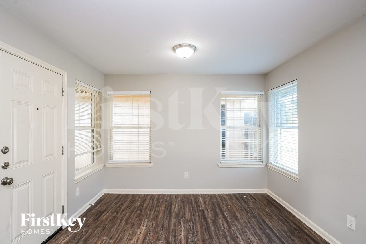 4706 Whispering Falls Dr - Photo 6 of 15