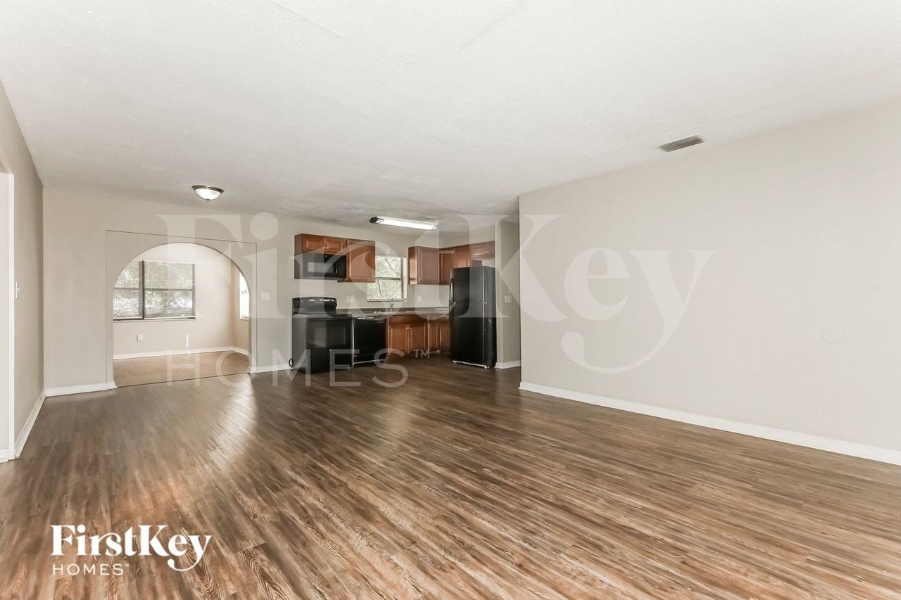 3408 E Knollwood St - Photo 3 of 19