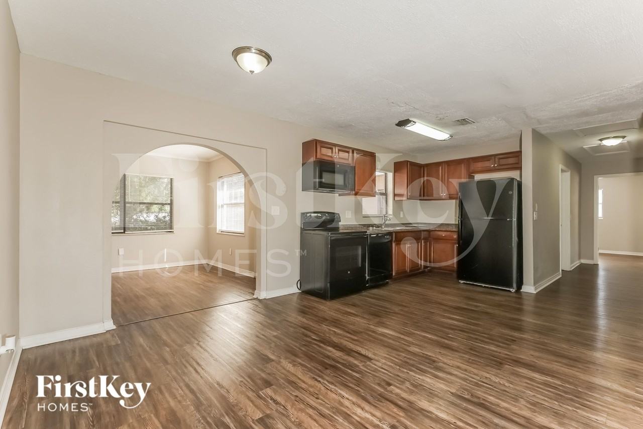 3408 E Knollwood St - Photo 6 of 19